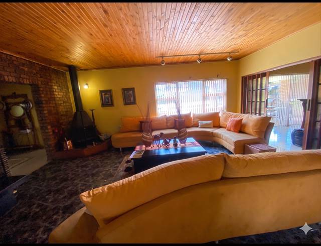 4 BEDROOM HOUSE FOR SALE IN BEDWORTH PARK